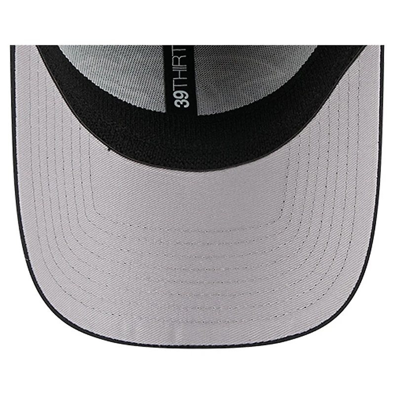 Casquette New Era noire Outline 39THIRTY Flex des Baltimore Ravens pour homme