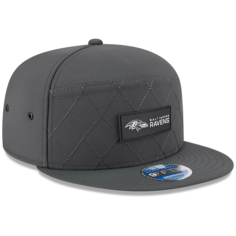 Casquette snapback 9FIFTY à panneau fendu sur le côté pour homme New Era, couleur charbon, Baltimore Ravens 2025