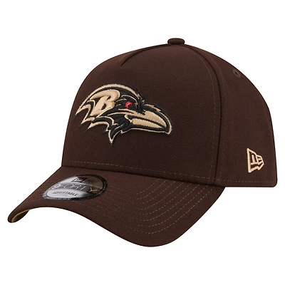 Casquette ajustable New Era Baltimore Ravens marron foncé, modèle Burnt Wood A-Frame 9FORTY pour homme
