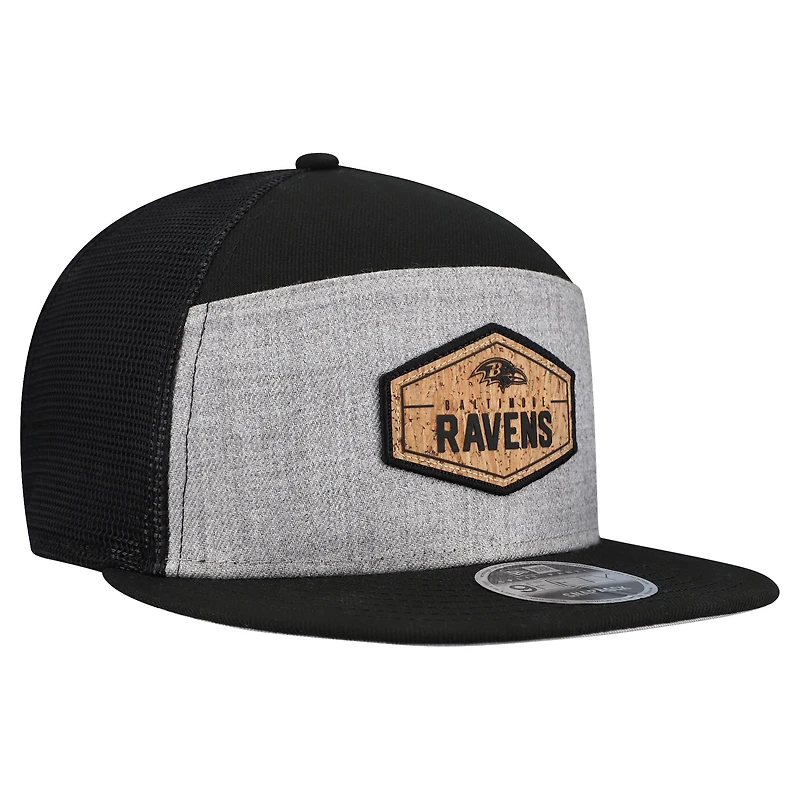 Men's New Era  Gray/Black Baltimore Ravens Cork Split Panel 9FIFTY Trucker Snapback Hat