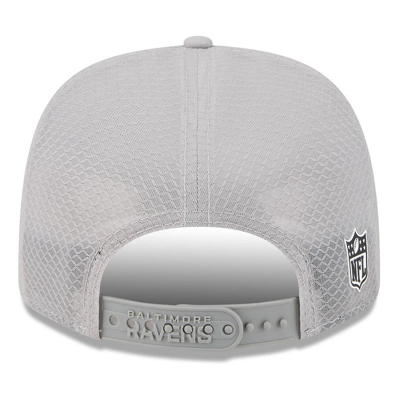 Men's New Era Gray Baltimore Ravens 2025 Sideline 9SEVENTY Adjustable Trucker Hat
