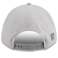 Casquette ajustable New Era grise Baltimore Ravens 2025 Sideline M-Crown 9FORTY pour homme