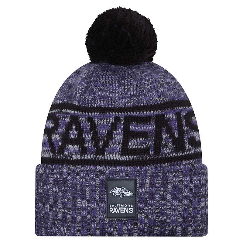 Bonnet d'hiver à revers New Era violet Baltimore Ravens 2025 avec pompon
