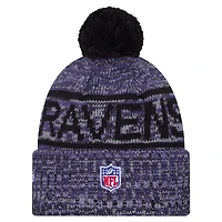 Bonnet d'hiver à revers New Era violet Baltimore Ravens 2025 avec pompon