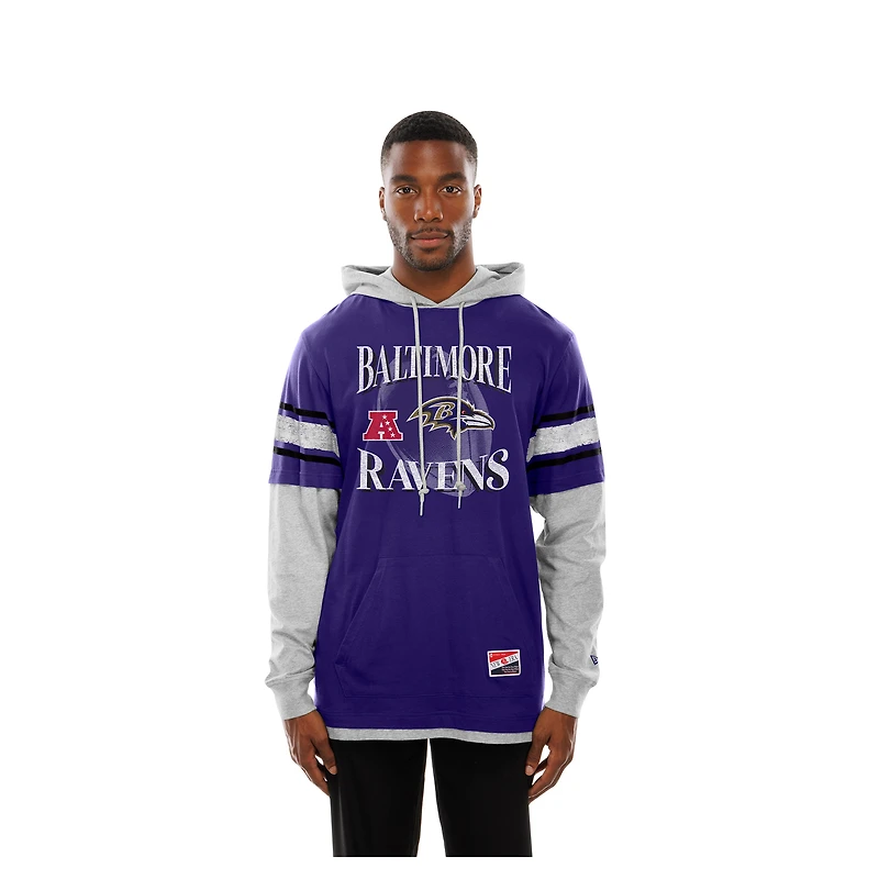 T-shirt à capuche manches longues et superpositions violet Baltimore Ravens de New Era pour homme