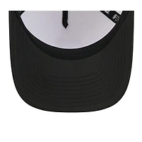 Casquette ajustable New Era 9FORTY pour homme, blanche/noire, du camp d'entraînement NFL 2025 des Baltimore Ravens