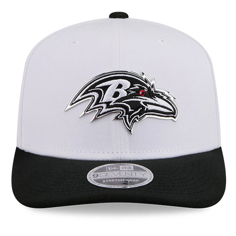 Casquette ajustable New Era blanche et noire Baltimore Ravens 2026 NFL Draft 9SEVENTY pour homme