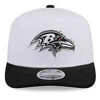 Casquette ajustable New Era blanche et noire Baltimore Ravens 2026 NFL Draft 9SEVENTY pour homme