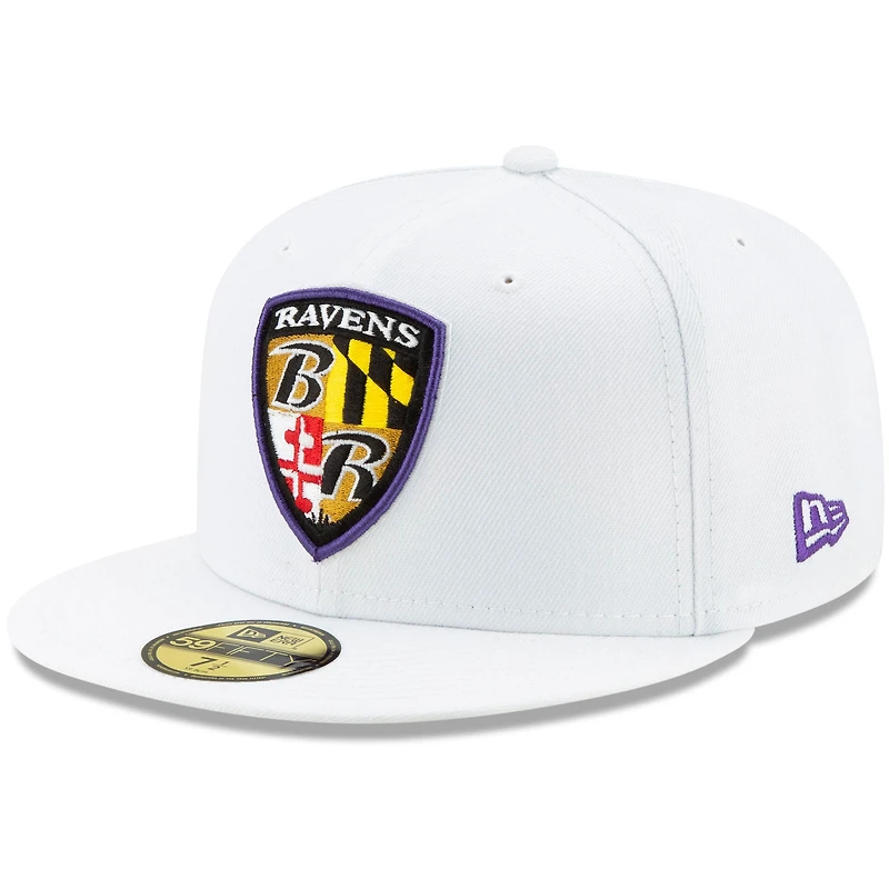 Casquette ajustée New Era Baltimore Ravens Shield Omaha 59FIFTY blanche pour homme