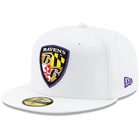 Casquette ajustée New Era Baltimore Ravens Shield Omaha 59FIFTY blanche pour homme