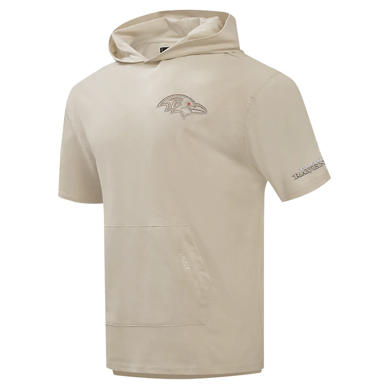 Sweat à capuche manches courtes pour homme Pro Standard Tan Baltimore Ravens Neutrals Capsule