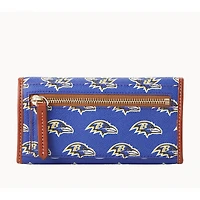 Pochette continentale couleur équipe Dooney & Bourke Baltimore Ravens pour femmes