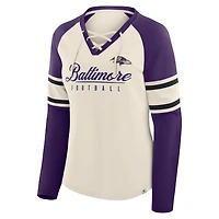 T-shirt à manches longues et col en V lacets pour femme Fanatics crème/violet Baltimore Ravens Hometown Gridiron Hero