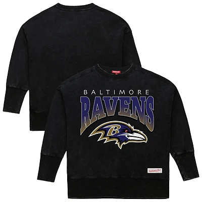 Sweat-shirt ras du cou noir délavé minéral Delineate de Mitchell & Ness pour femme, motif Baltimore Ravens