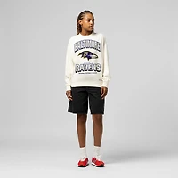Sweat-shirt Mitchell & Ness crème Baltimore Ravens pour femme avec motif arches ton sur