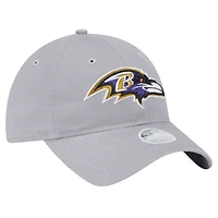 Casquette ajustable Main 9TWENTY des Baltimore Ravens de New Era pour femme, gris