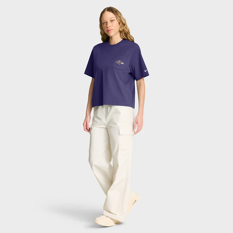 T-shirt Nike violet à poche carrée Rewind des Baltimore Ravens pour femme
