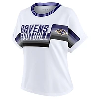 T-shirt court à rayures centrales blanc pour femme WEAR by Erin Andrews des Ravens de Baltimore