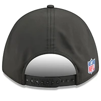 Casquette ajustable New Era noire Baltimore Ravens 2025 Sideline 9FORTY pour jeune