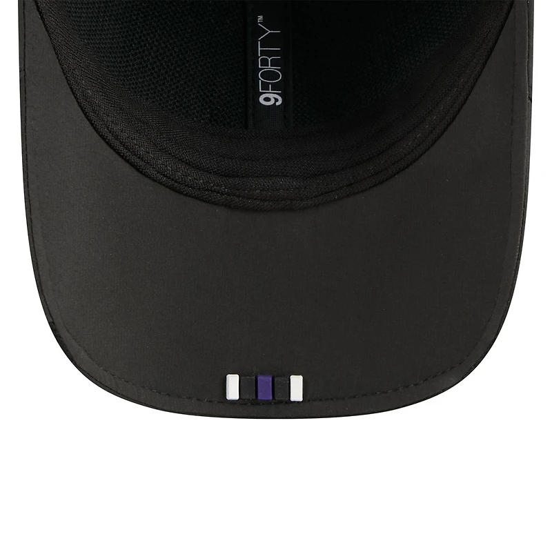Casquette ajustable New Era noire Baltimore Ravens 2025 Sideline 9FORTY pour jeune