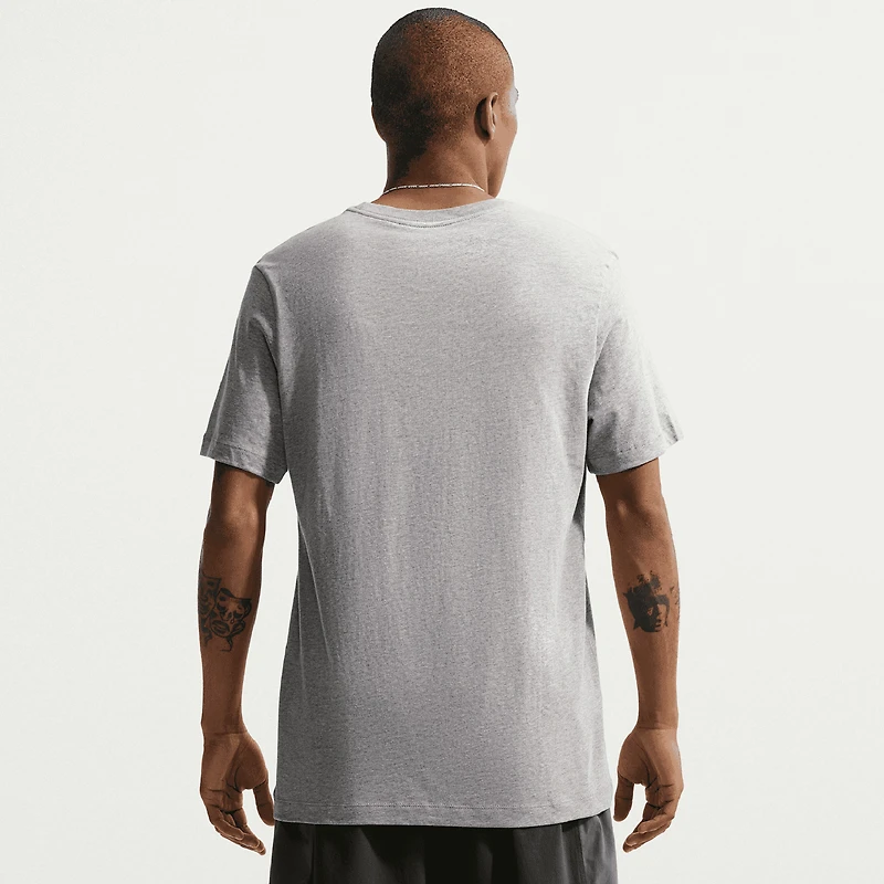T-shirt Nike Essential gris à écusson du FC Barcelone pour homme