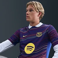 Haut Nike bleu marine Barcelone Domicile 2025/26 Academy Pro Pré-Match pour homme