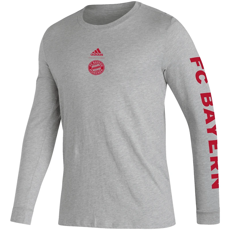 T-shirt à manches longues adidas avec écusson de l'équipe du Bayern Munich gris chiné pour hommes