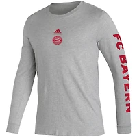 T-shirt à manches longues adidas avec écusson de l'équipe du Bayern Munich gris chiné pour hommes