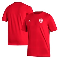 T-shirt adidas avec écusson du Bayern Munich rouge pour homme