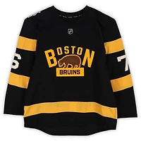 Maillot noir Reebok n° 76 porté par Alexander Khokhlachev (Bruins de Boston) lors de l'entraînement contre les Canadiens de Montréal le 1er janvier 2016 - Classique hivernale de la LNH - Porté pendant l'échauffement