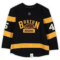 Maillot noir Reebok n° 45 de Joe Morrow (Bruins de Boston) porté à l'entraînement contre les Canadiens de Montréal le 1er janvier 2016 - Classique hivernale de la LNH - Porté pendant l'échauffement