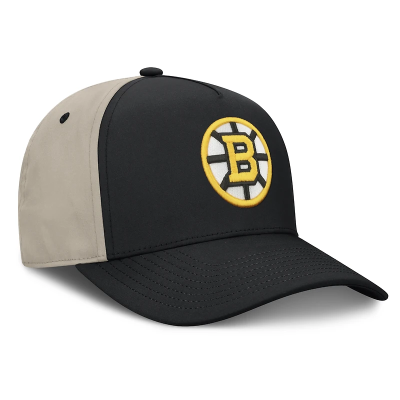 Casquette ajustable Fanatics noire et beige des Bruins de Boston, édition spéciale séries éliminatoires de la Coupe Stanley 2026