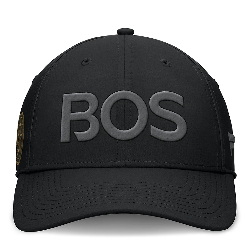 Casquette Fanatics noire authentique Pro Road Team Code Side Patch Flex pour homme des Bruins de Boston