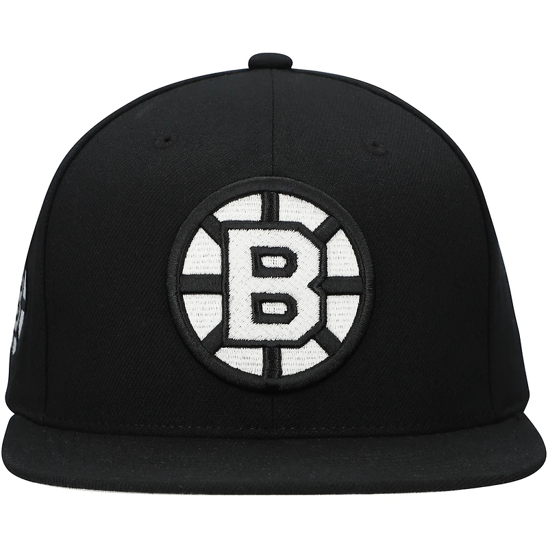 Men's Mitchell & Ness Black Boston Bruins Team Snapback Hat