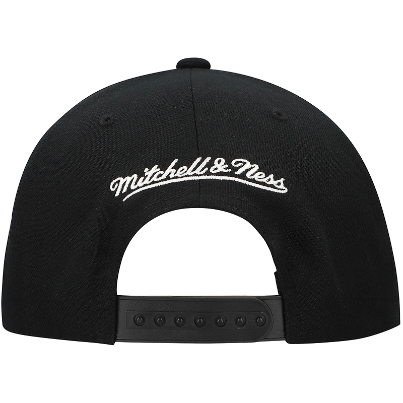 Men's Mitchell & Ness  Black Boston Bruins Team Snapback Hat