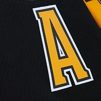 Homme Mitchell & Ness Patrice Bergeron Noir Boston Bruins 2010 Alternate Captain Patch Blue Line Player Jersey