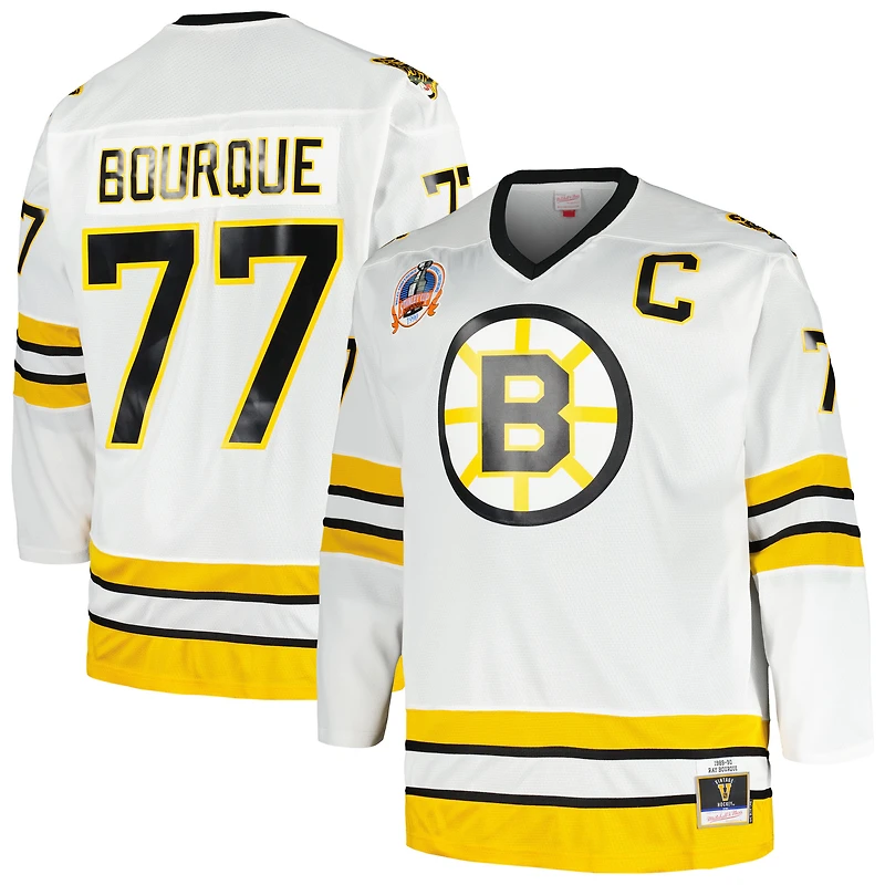 Maillot de joueur Mitchell & Ness Ray Bourque blanc des Bruins Boston, grandes tailles, avec écusson capitaine et ligne bleue.