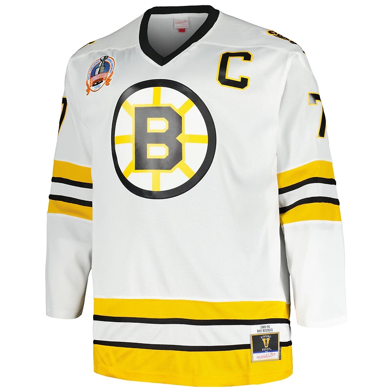 Maillot de joueur Mitchell & Ness Ray Bourque blanc Boston Bruins Big Tall Captain Patch Blue Line pour homme
