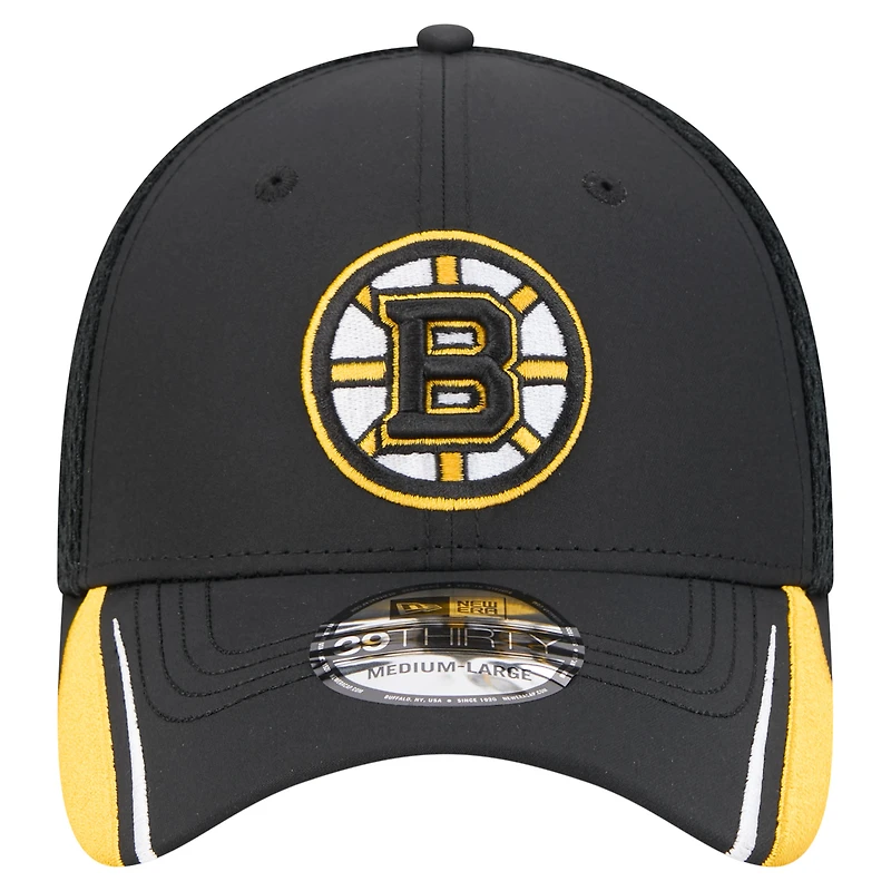 Men's New Era  Black Boston Bruins Linear Featherweight 39THIRTY Flex Hat