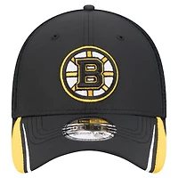 Men's New Era  Black Boston Bruins Linear Featherweight 39THIRTY Flex Hat