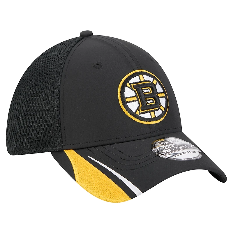 Men's New Era  Black Boston Bruins Linear Featherweight 39THIRTY Flex Hat