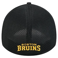 Men's New Era  Black Boston Bruins Linear Featherweight 39THIRTY Flex Hat