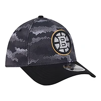 Men's New Era Black Boston Bruins Zero Dark 39THIRTY Flex Hat