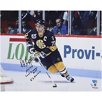 Photo de Ray Bourque (Bruins de Boston) autographiée, 40 x 50 cm, en maillot noir, avec plusieurs inscriptions - Édition limitée à 10 exemplaires