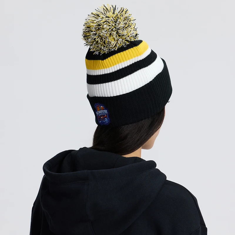 Bonnet à revers noir pour femme des Bruins de Boston, série des stades de la LNH 2026, avec pompon géant