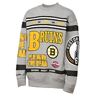 Sweat-shirt ras du cou en polaire imprimé intégral Mitchell & Ness gris chiné pour jeunes des Bruins de Boston