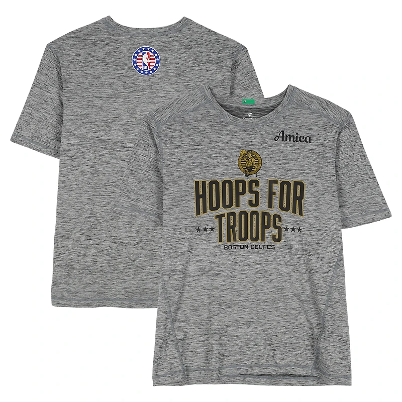 Maillot gris à manches courtes « Hoops For Troops » officiel des Boston Celtics pour la saison NBA 2025-2026