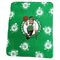 Boston Celtics Couverture classique en peluche avec logo répétitif 127 x 152,4 cm
