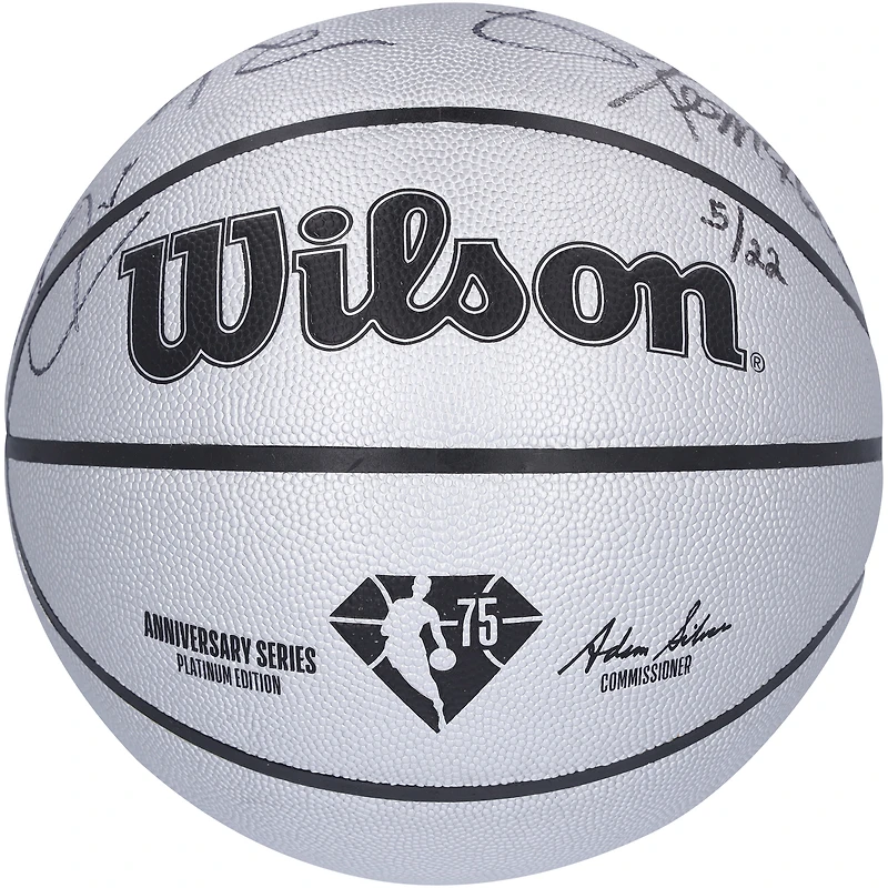 Ballon de basket-ball Wilson Platinum 75e anniversaire dédicacé par les légendes des Boston Celtics avec 6 signatures, dont Larry Bird, Kevin Garnett et Kevin McHale - Édition limitée n° 5/22