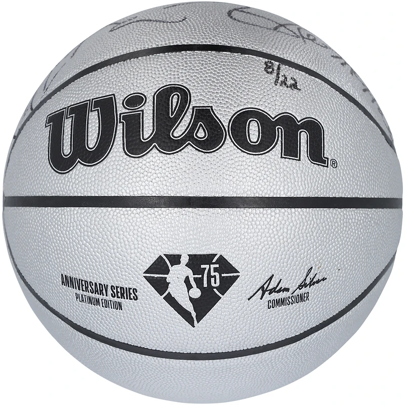 Ballon de basket Wilson Platinum 75e anniversaire dédicacé par les légendes des Boston Celtics avec 6 signatures, dont Larry Bird, Kevin Garnett et Kevin McHale - Édition limitée à 22 exemplaires